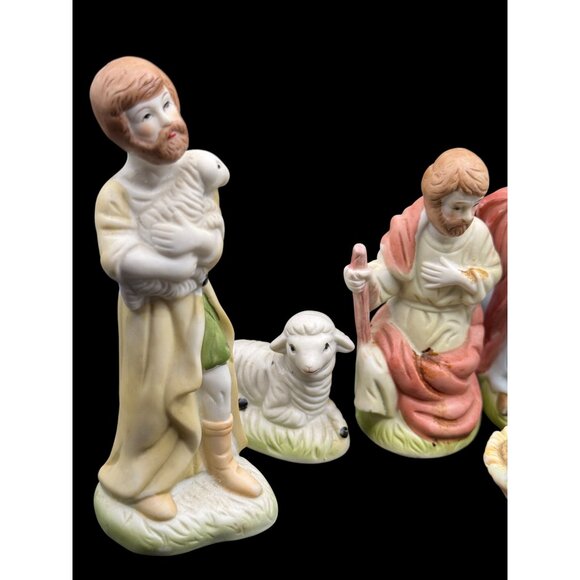 Vintage Ceramic Nativity Scene Set Hand Painted Ceramic 7 Pieces - Picture 3 of 11